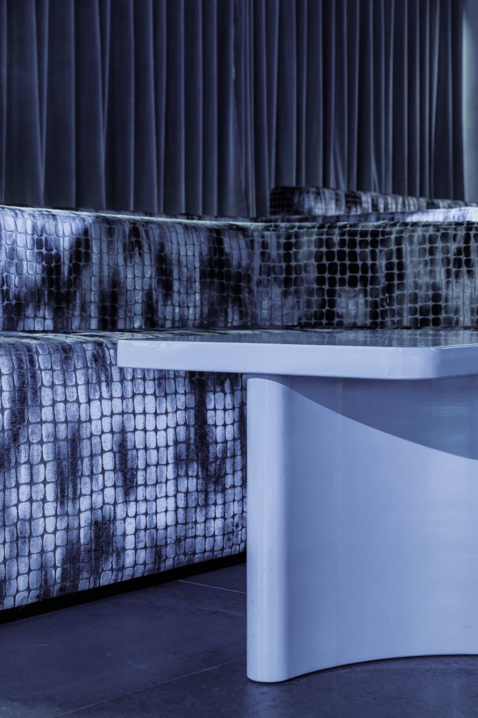 News Café Banús, Puerto Banús — Studio Eleven, foto 1