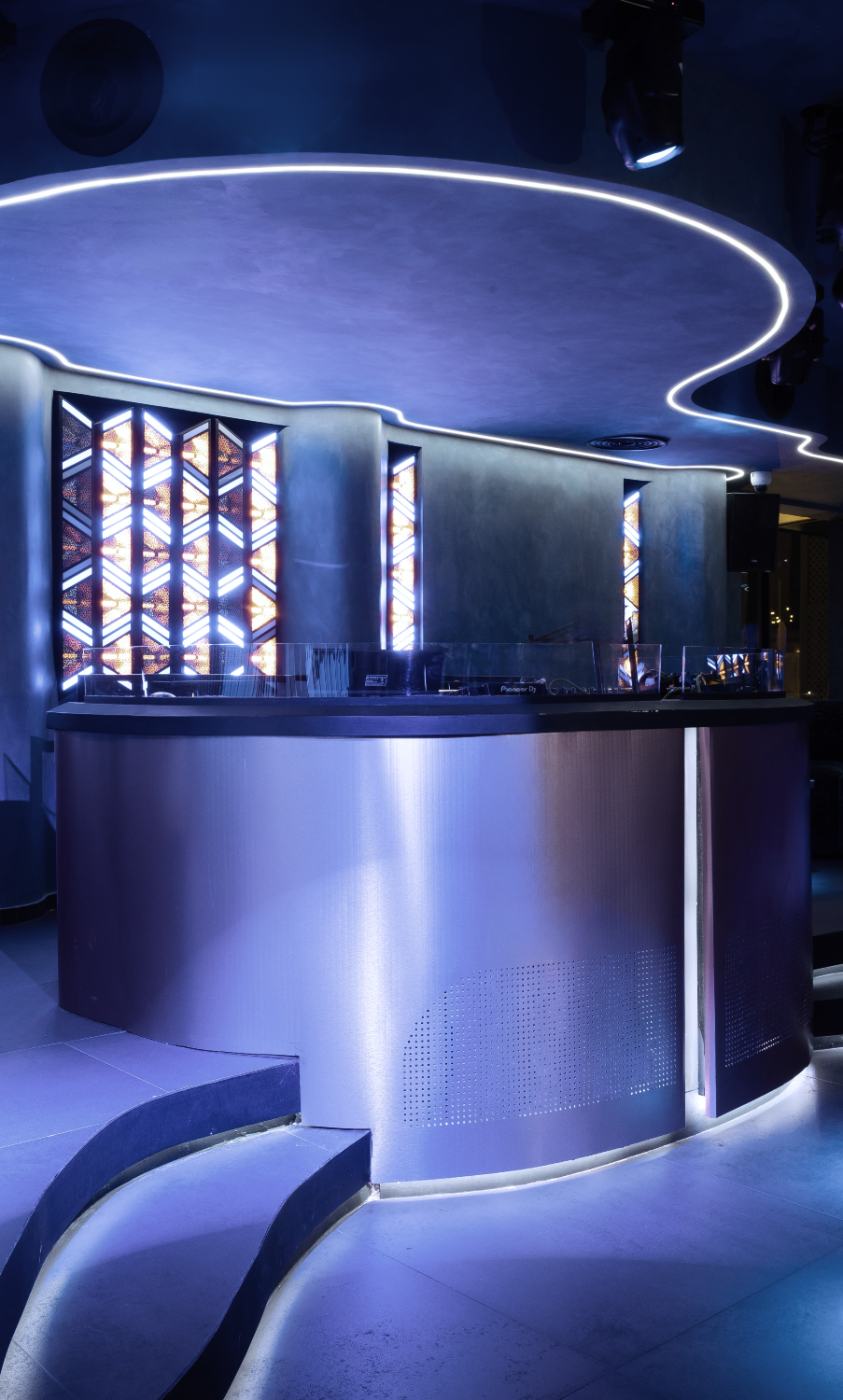 News Café Banús, Puerto Banús — Studio Eleven, foto 3